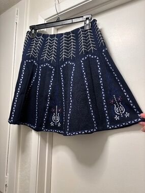 Whyte Eyelash embroidered boho skirt - size small